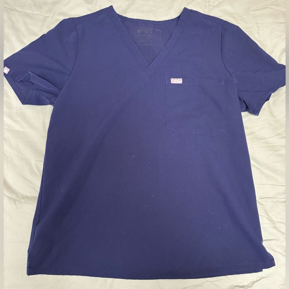 Figs Women’s Navy Catarina One Pocket Top